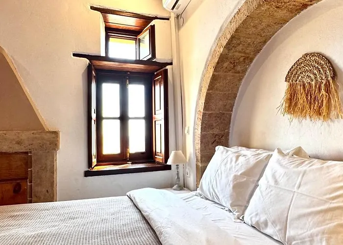Ypatia Cozy Castle Suite Apartment With Loft