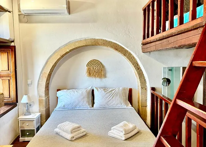 Ypatia Cozy Castle Suite Apartment With Loft